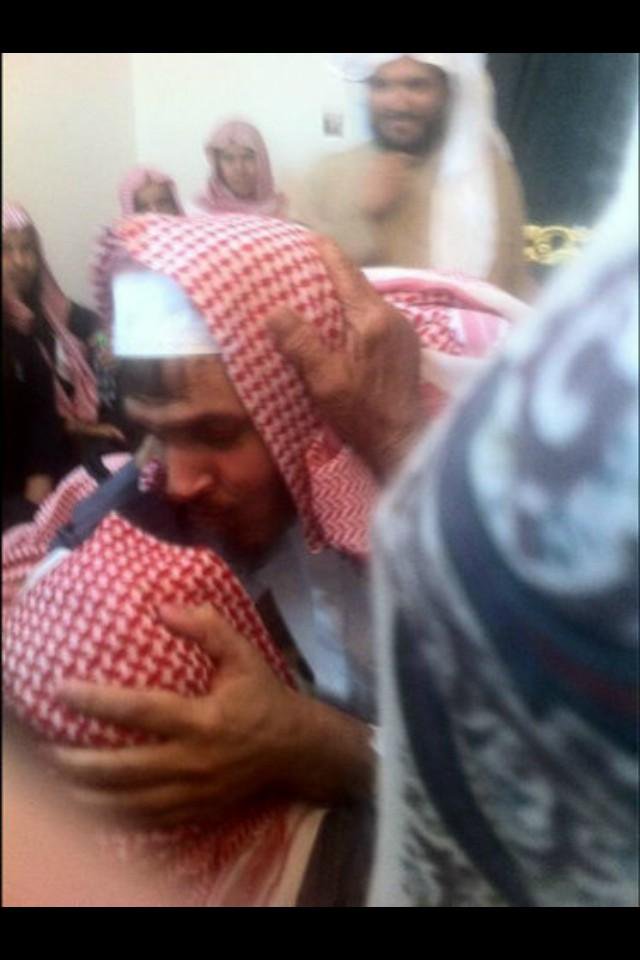 A9YnjZ1CAAAxIci.jpg:large