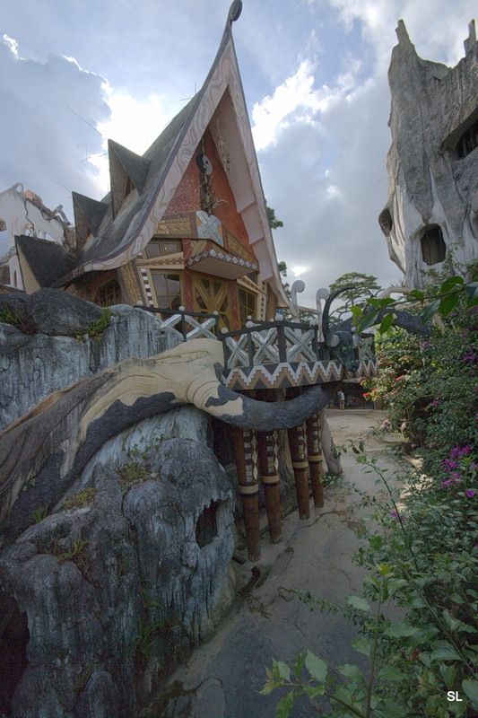 crazy_house_11.jpg
