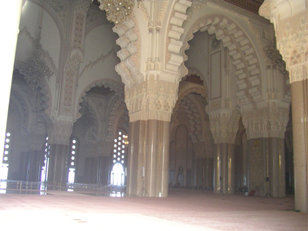 Hassan_II_Mosque_arches_1.jpg