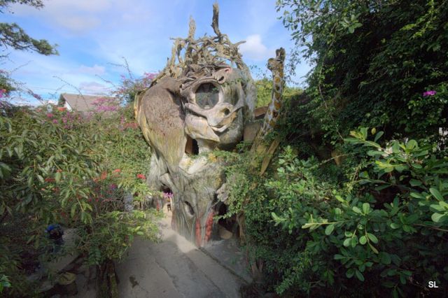crazy_house_09.jpg