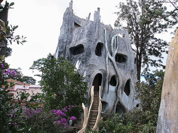 crazy_house_48.jpg