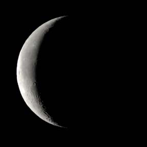 20061017%20waning%20crescent%20Moon%20m.jpg