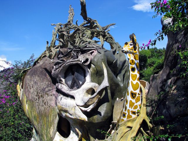 crazy_house_22.jpg