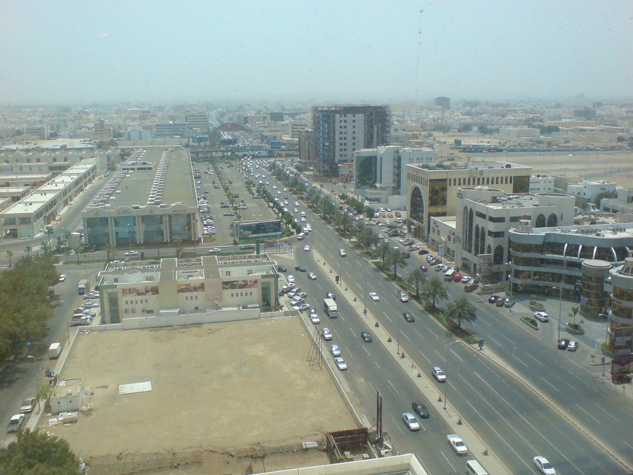 Tahlia_Street_Jeddah_Saudi_Arabia.JPG